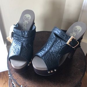 Flogg heels
